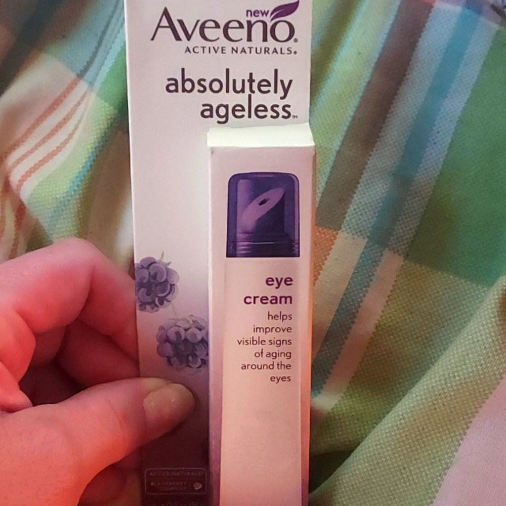 Aveeno absolutely ageless